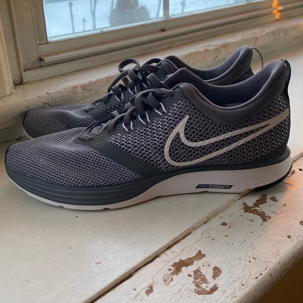 Nike Zoom Athletic Shoes